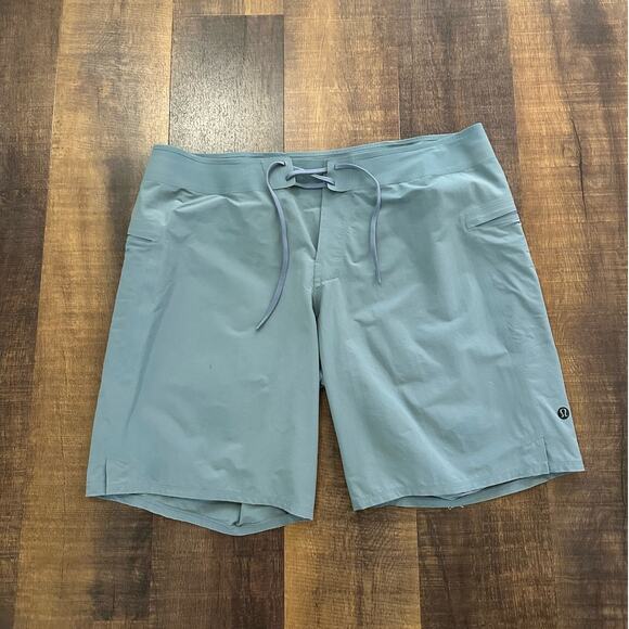 Lululemon Current State Board Short 9" Size 38 - Picture 8 of 8